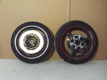set velgen met banden en schijven Suzuki Bandit 1200 bj97-01 beschikbaar voor biedingen