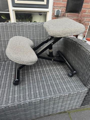 Verstelbare ergonomische bureau kruk stoel beschikbaar voor biedingen