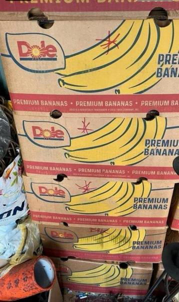 Rommelmarkt Spullen / Rommelmarktspullen ( damestassen/speel beschikbaar voor biedingen