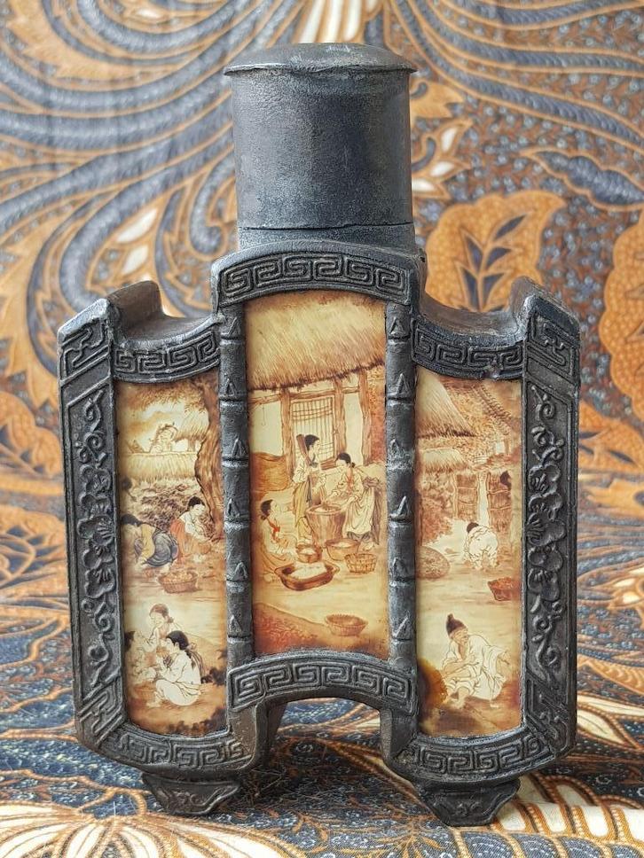 Mooie zware oude Chinese theebus van tin en glas 17 cm., Antiek en Kunst, Kunst | Niet-Westerse kunst, Ophalen of Verzenden