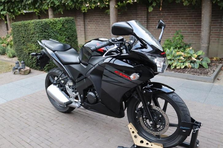 Honda CBR 125R - Lage KM-stand - Nieuwe banden!, Motoren, Motoren | Honda, Bedrijf, Sport, 11 kW of minder, 1 cilinder, Minimaal motorrijbewijs A1