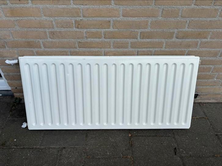 Radiator dubbelwandig - 115 x 8 x 50 cm, Doe-het-zelf en Verbouw, Verwarming en Radiatoren, Zo goed als nieuw, Radiator, 800 watt of meer