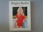 Brigitte Bardot - een levende legende, Boeken, Gelezen, Guus Luijters &, Ophalen of Verzenden, Filmspecifiek
