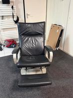 Comfortabele stoel met voetleuning - Wegens verhuizing, Huis en Inrichting, Fauteuils, Gebruikt, Ophalen of Verzenden, 50 tot 75 cm