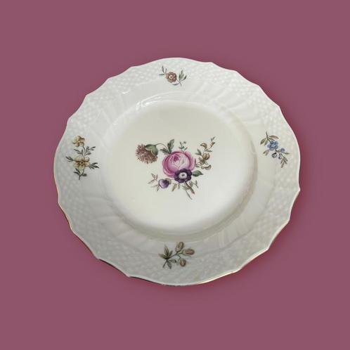 Offwhite vintage cake plate Royal Copenhagen, Huis en Inrichting, Keuken | Servies, Verzenden