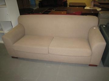 Nette beige stoffen bank, 2,5/3 zits beschikbaar voor biedingen