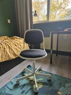 Witte bureaustoel met zwarte zitting, Huis en Inrichting, Bureaustoelen, Zwart, Ophalen of Verzenden, Zo goed als nieuw, Bureaustoel