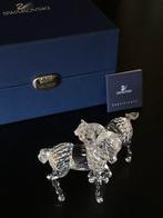NIEUWSTAAT SWAROVSKI SPELENDE VEULENS PAARDEN, Verzamelen, Swarovski, Ophalen of Verzenden, Zo goed als nieuw, Figuurtje