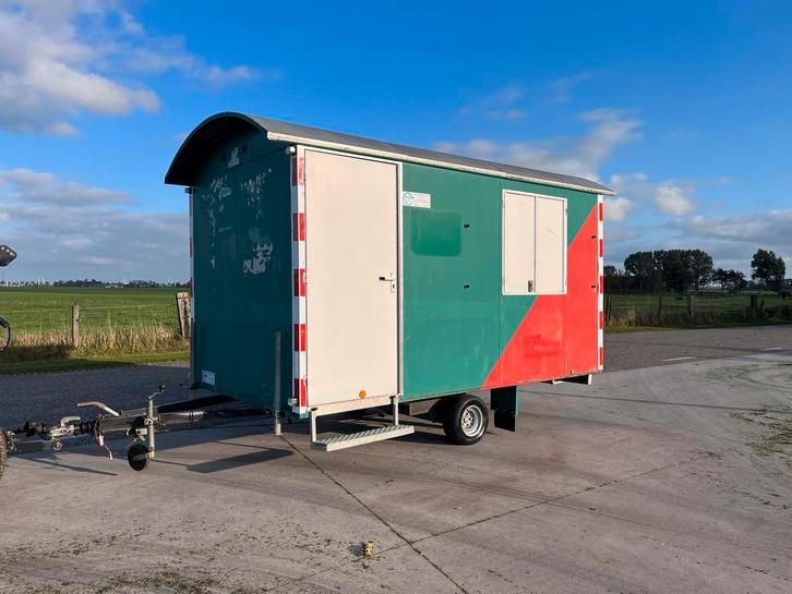 Snelverkeer schaftwagen schaftkeet berging + schaftruimte, Doe-het-zelf en Verbouw, Bouwketen en Schaftketen, Gebruikt, Ophalen