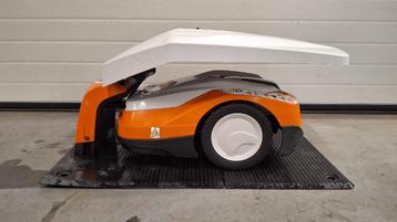 Stihl RMI 422.2 robotmaaier (24 uur) beschikbaar voor biedingen