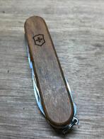 VICTORINOX. HOUT, Ophalen of Verzenden, Zo goed als nieuw