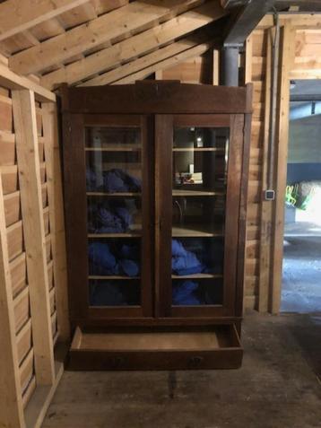 kast beschikbaar voor biedingen