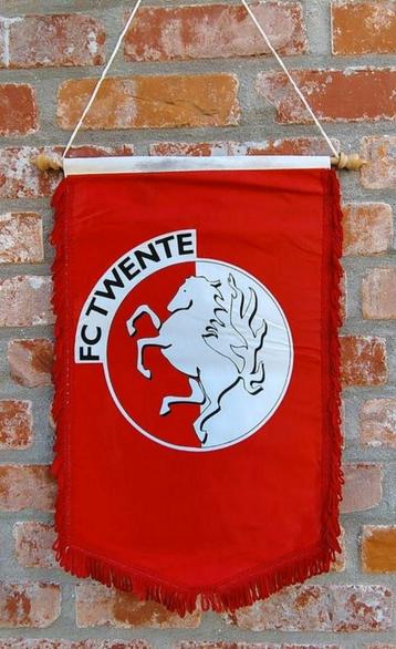 FC Twente tukkers 1980s prachtige vintage vaan beschikbaar voor biedingen
