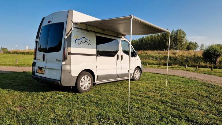 Renault Trafic Camper 2006 | hoog | Luifel | APK 2026, Caravans en Kamperen, Campers, Particulier, tot en met 2, Buscamper of Camperbus