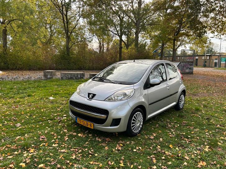 Peugeot 107 1.0 5DR 2011 NAP CARPLAY AIRCO MEDIA EURO5, Auto's, Peugeot, Particulier, Airbags, Airconditioning, Apple Carplay