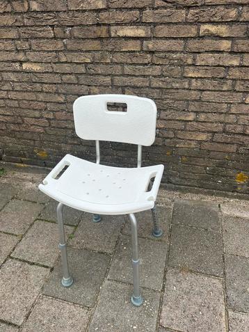 Douche stoel /kruk  in hoogte verstelbaar beschikbaar voor biedingen