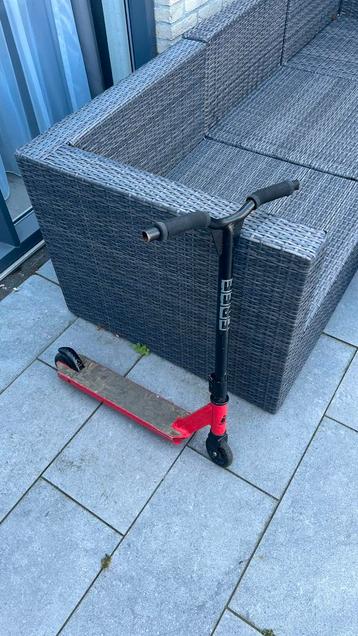 Stuntstep FREE METEOR nog in goede conditie Zwart met Rood beschikbaar voor biedingen