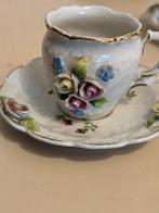 Te koop porcelain kop en schotel, Antiek en Kunst, Antiek | Servies los, Ophalen of Verzenden