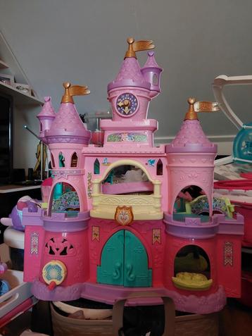 Vtech Vrolijke Vriendjes Magisch Koninkrijk Droomkasteel beschikbaar voor biedingen