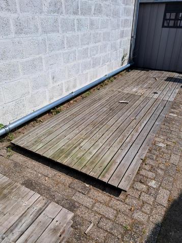 5 x vlonders 2.50 lang 1.50 breed en 9cm hoog beschikbaar voor biedingen