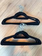 15x Anti Slip kledinghangers met broeklat. Velvet fluweel, Kleding | Dames, Kledinghangers, Ophalen of Verzenden, Zo goed als nieuw