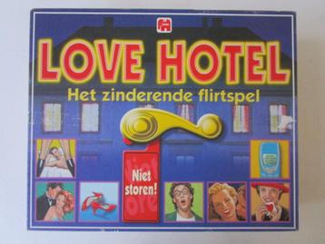 Love hotel. Het zinderende flirtspel. Spel is nieuw. beschikbaar voor biedingen