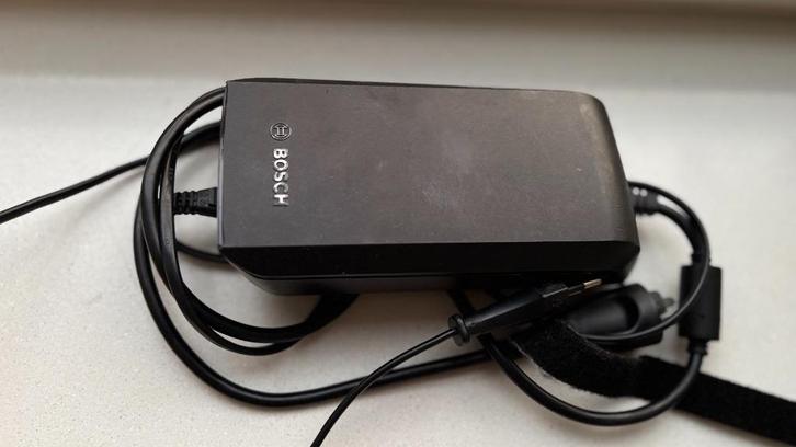 Bosch eBike Oplader 36V, Fietsen en Brommers, Fietsaccessoires | Fietsaccu's, Zo goed als nieuw, Ophalen