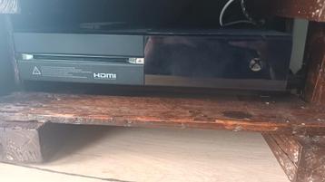 Xbox One met Controller + 15 spellen erbij beschikbaar voor biedingen