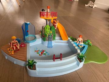 Playmobil zwembad met glijbaan beschikbaar voor biedingen