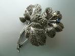Antieke handmade zilveren broche: markesiet, parel, saffier, Ophalen of Verzenden, Zilver, Broche, Met edelsteen