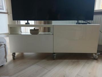 Ikea Besta tv meubel op wieltjes