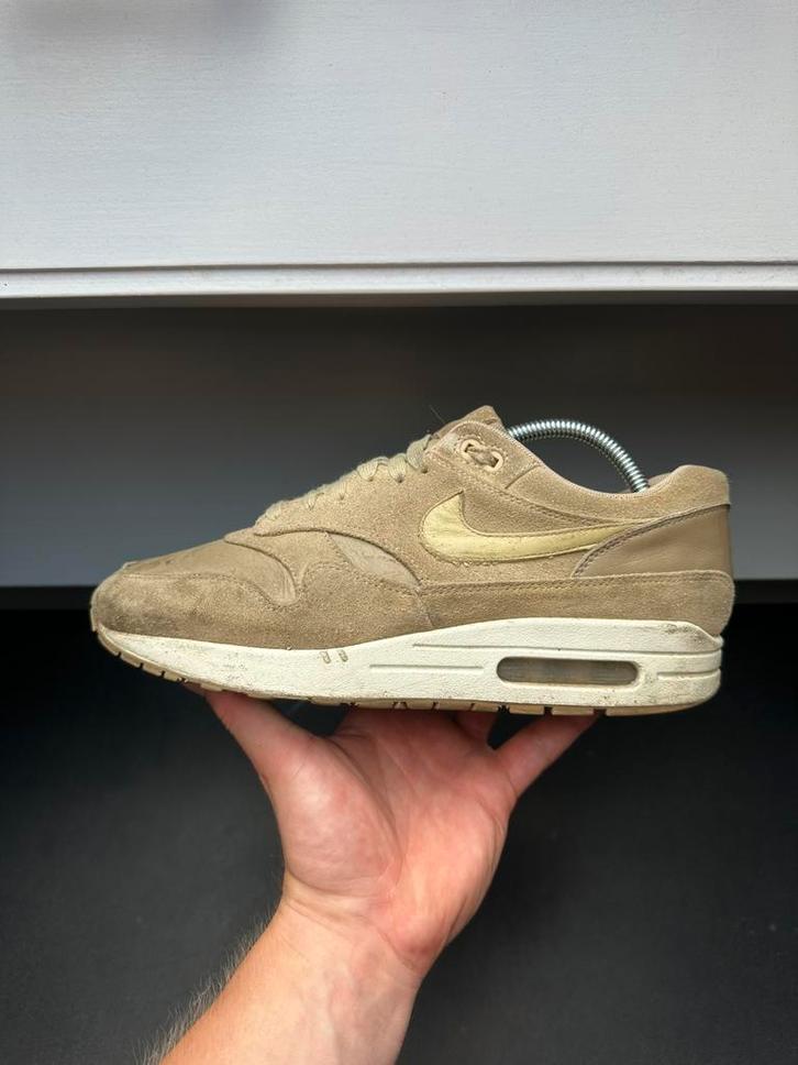 Nike Air Max 1 Khaki Suède / 40, Kleding | Heren, Schoenen, Gedragen, Sneakers of Gympen, Overige kleuren, Ophalen of Verzenden