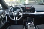 BMW X1 xDrive25e High Executive M Sport Automaat / Panoramad, Zwart, Bedrijf, Hybride Elektrisch/Benzine, 3 cilinders
