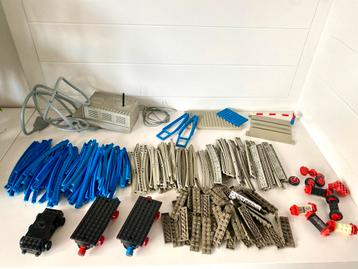 Vintage Lego Trein Rails & Wagons beschikbaar voor biedingen