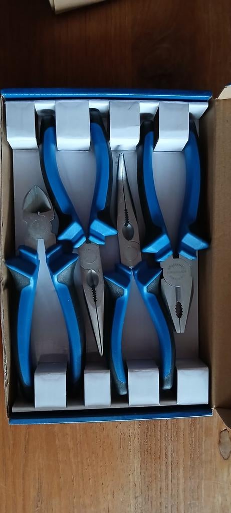 Hyundai tangen set, Doe-het-zelf en Verbouw, Gereedschap | Handgereedschap, Ophalen