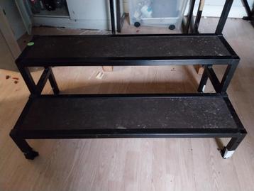 Podium trap beschikbaar voor biedingen