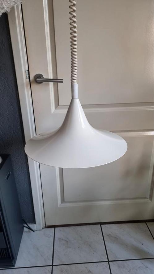 Vintage Witte trompet heksenhoed Hanglamp, Huis en Inrichting, Lampen | Hanglampen, Gebruikt, Minder dan 50 cm, Kunststof, Metaal