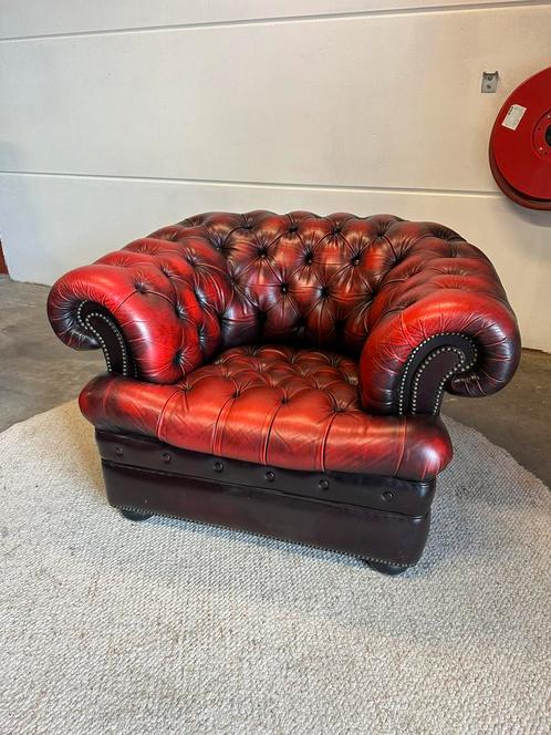 Oxblood rood chesterfield club fauteuil stoel Z.G.A.N., Huis en Inrichting, Fauteuils, Zo goed als nieuw, Leer, 75 tot 100 cm