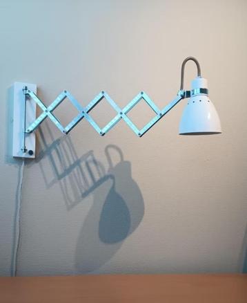 Uitschuifbare wandlamp  beschikbaar voor biedingen