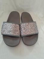 Glitter slippers maat 39, Grijs, Slippers, Ophalen of Verzenden, Zo goed als nieuw