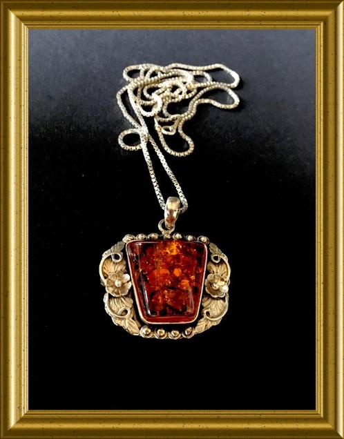 Zilveren hanger aan ketting: barnsteen, amber, Sieraden, Tassen en Uiterlijk, Antieke sieraden, Hanger, Zilver, Ophalen of Verzenden
