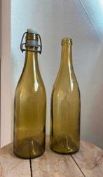 Twee oude franse flessen bijzondere kleur, Ophalen of Verzenden