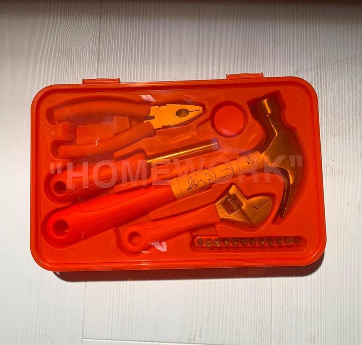 Ikea x Virgil Abloh Markerad "homework" toolkit gereedschap, Doe-het-zelf en Verbouw, Gereedschap | Handgereedschap, Nieuw, Ophalen of Verzenden