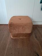 Poefje okergeel, Ophalen, Minder dan 50 cm