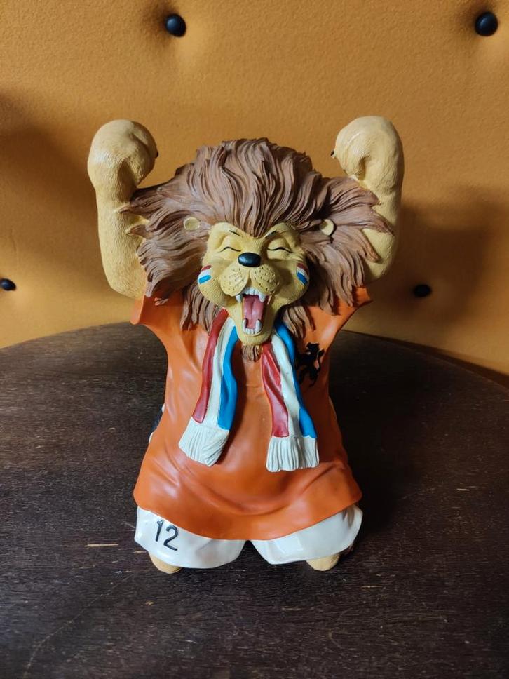 Grote Oranje Leeuw Voetbal Supporter Beeld - #12 EK/WK, Verzamelen, Beelden en Beeldjes, Zo goed als nieuw, Mens, Ophalen of Verzenden