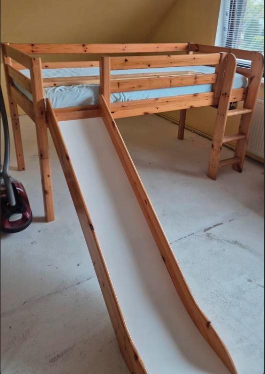 FLEXA Classic - Halfhoogslaper met glijbaan - natuur grenen!, Kinderen en Baby's, Kinderkamer | Stapelbedden en Hoogslapers, Zo goed als nieuw