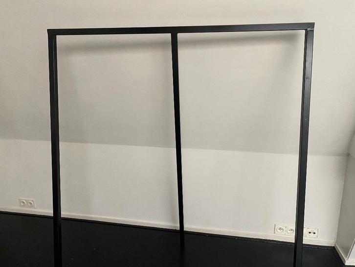 Designer kledingrekken van Hay – Iconisch & stijlvol! € 100, Huis en Inrichting, Woonaccessoires | Kapstokken, Zo goed als nieuw