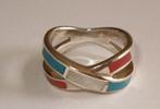 Nativ zilveren ring, ingelegd koraal, turkoois en paarlemoer, Sieraden, Tassen en Uiterlijk, Ringen, Verzenden, 17 tot 18, Zilver