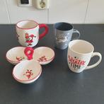 Kerst serveerschaal met 3 mokken waarvan 1 bijpassend, Ophalen of Verzenden, Gebruikt