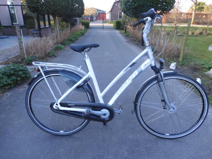 Stevige 28" Giant Cosmo CS met 8 versnellingen, 57 frame, Fietsen en Brommers, Fietsen | Dames | Damesfietsen, Zo goed als nieuw